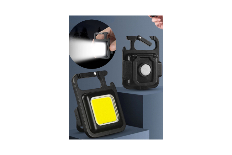 Torcia portachiavi LED fino a 800 lumen con cavo di ricarica USB